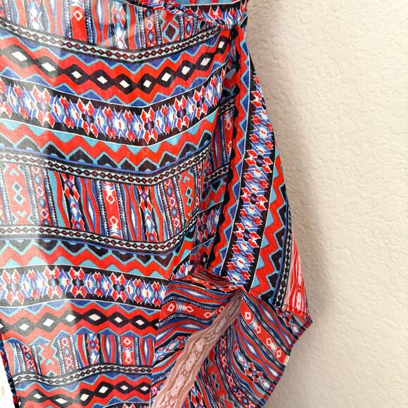 New Direction Womens Blouse Top Size 2X Flowy Geo Print Beaded Tassel Red - Picture 4 of 8